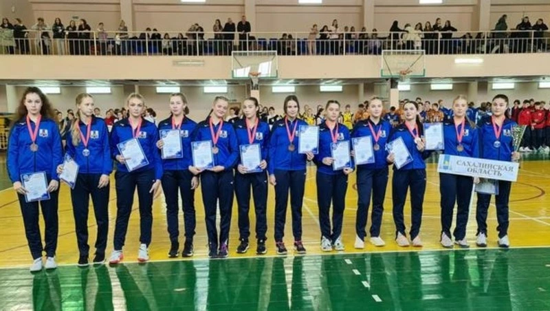 Сахалинские волейболистки получили бронзовые медали первенства Дальнего Востока