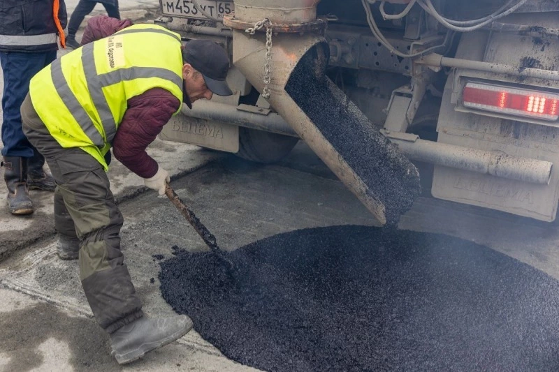 В двух микрорайонах Южно-Сахалинска приведут в порядок дороги в ночь на 1 апреля
