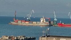 Сотни контейнеров забили порт Сахалина — коллапс переехал из Приморья