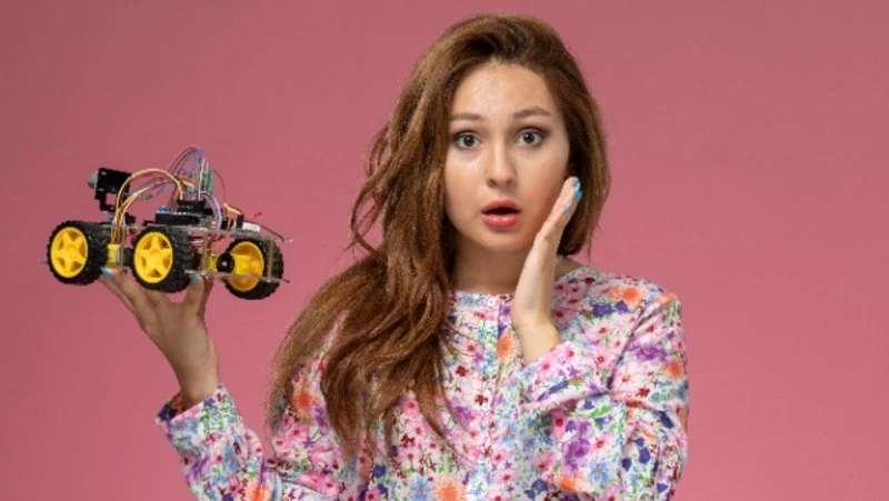 Более 10 тысяч рублей сахалинка выложила мошенникам за несуществующую детскую машинку