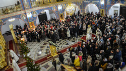 На Сахалине Рождество отметили Божественной литургией и вертепом