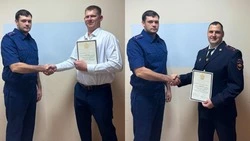 За спасение человека следком вручил благодарности двум жителям Курильского района