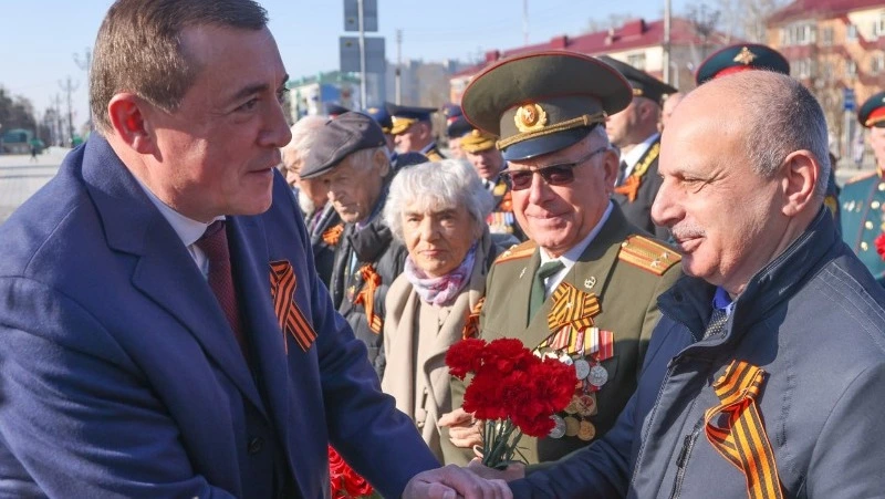 Валерий Лимаренко поздравил островитян с Днем Героев Отечества