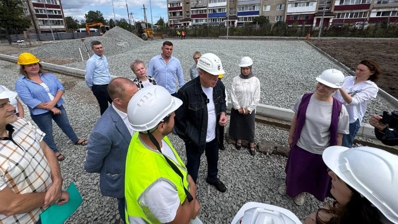 Валерий Лимаренко проверил ход капитального ремонта детского сада «Сказка» в Аниве