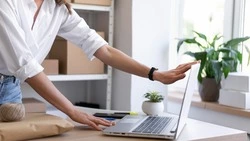 Юрист объяснил, в каких случаях сотрудника могут уволить за подработку 