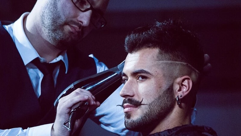 Парикмахерские и салоны красоты планируют открыть на Сахалине с 20 апреля