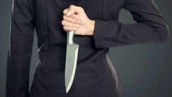 Жительнице Поронайска назначили исправительные работы за удар знакомого ножом
