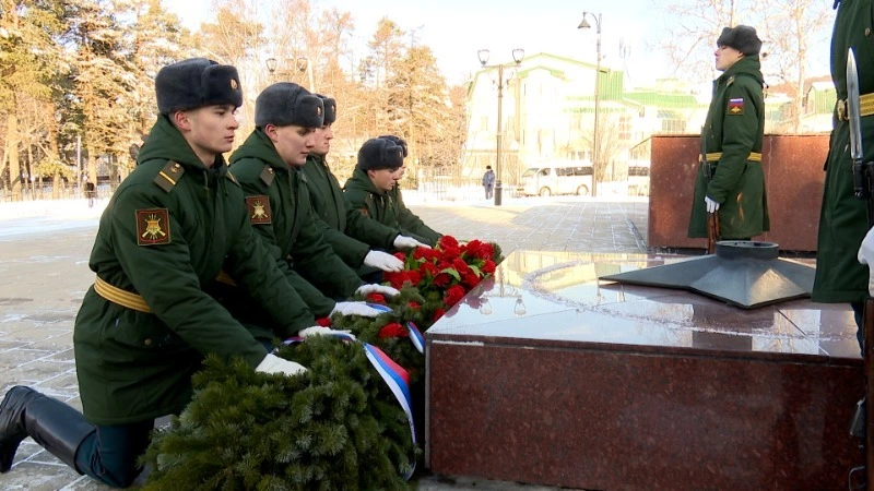 В России отмечают День Неизвестного солдата - Центр внимания 03.12.25