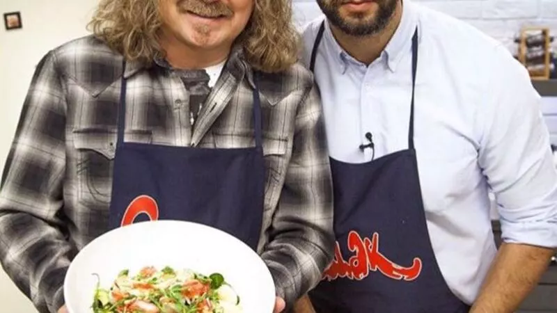 Игорь Николаев пообещал приготовить в «Смаке» сахалинский салат