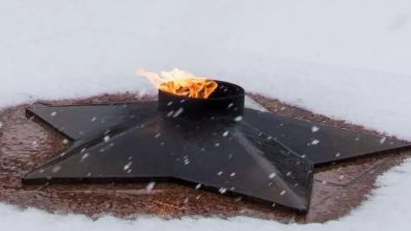 Церемония возложения венков и цветов к Вечному огню пройдет в Южно-Сахалинске 23 февраля