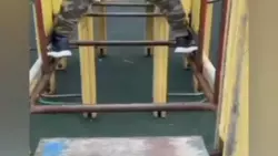 Разломанная детская горка угрожает здоровью малышей в Холмске