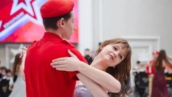 Более 100 школьников Сахалина и Курил поучаствовали в новогоднем балу юнармейцев