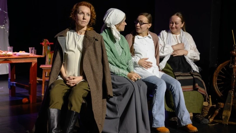 Грантовый спектакль «Доныне, после и теперь» показали в Чехов-центре в Южно-Сахалинске