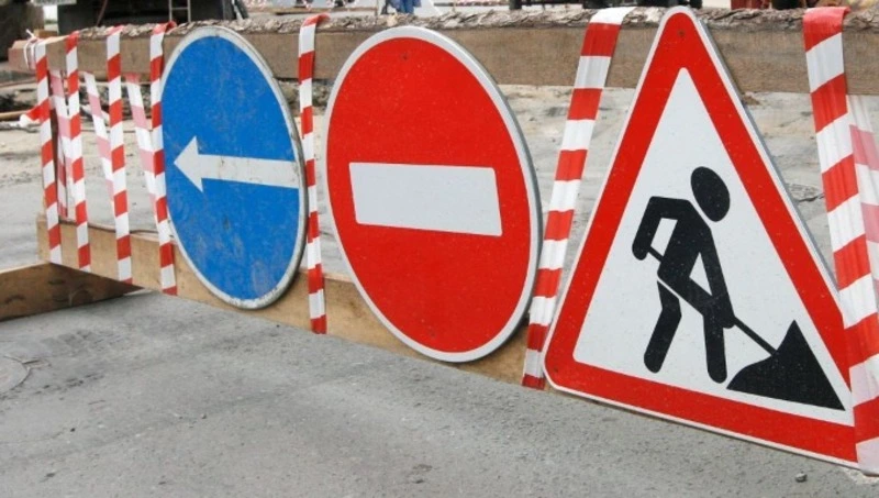 Движение на двух улицах Южно-Сахалинска ограничат 14 октября