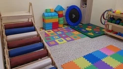 Комната с «Домом Совы» заработала в центре для детей с ОВЗ в Шахтерске