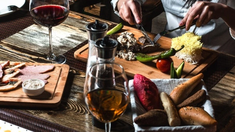 Южно-сахалинский ресторан потратит больше 300 тысяч рублей на «русский» ребрендинг