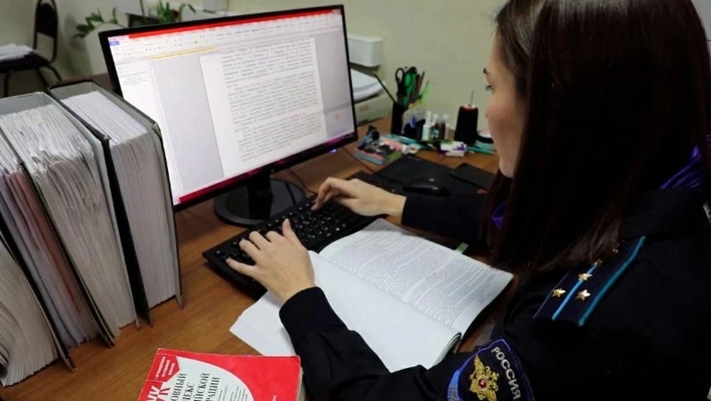 Аферист из Вологды «разводил» на деньги сахалинцев, представляясь сотрудником ломбарда