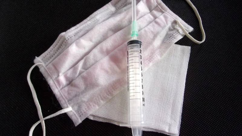 Глава РАН спрогнозировал сроки массовой вакцинации от COVID-19