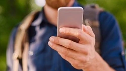 Мужчина украл телефон у ребенка на детской площадке в Южно-Сахалинске 