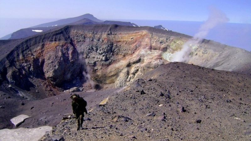 На курильском вулкане Эбеко пропал турист