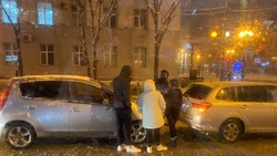 Две иномарки столкнулись на перекрестке в районе ж/д вокзала в Южно-Сахалинске