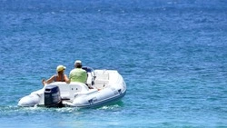 Парень украл походное снаряжение и резиновую лодку по пути к другу в Южно-Сахалинске