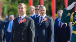 Дмитрий Медведев поздравил жителей Сахалина и Курил с Днем Победы над Японией 