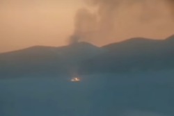 «Или палатка, или снегоход»: сахалинцы сообщили о пожаре в заливе Мордвинова 