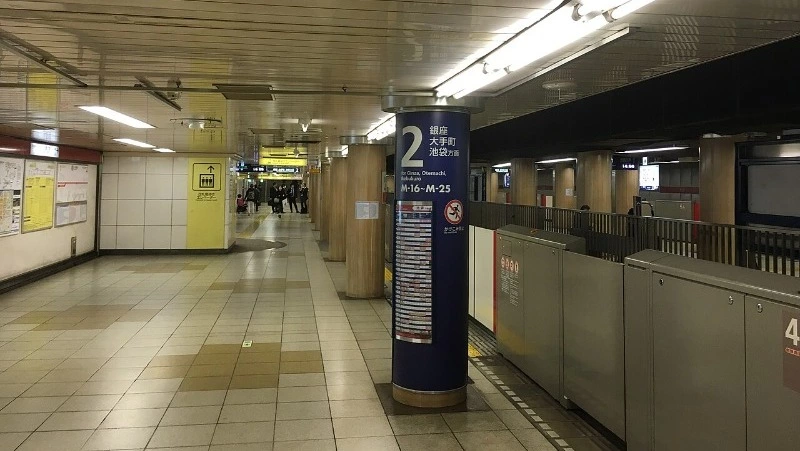 Японцы 20 марта скорбят о жертвах крупного теракта с применением газа в Токийском метро 30 лет назад