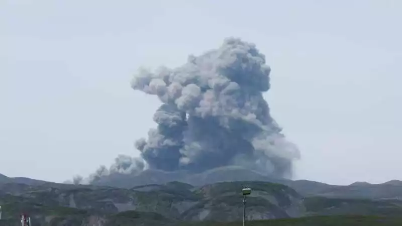 «По городу лучше не ходить!». Жители Северо-Курильска сообщают о пепле, который может накрыть город