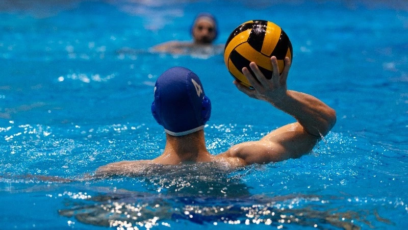 В спортшколе «Авангард» в Аниве проходят тренировки по водному поло