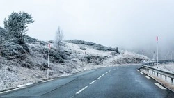 С сопки в Томари принудительно спустят лавину