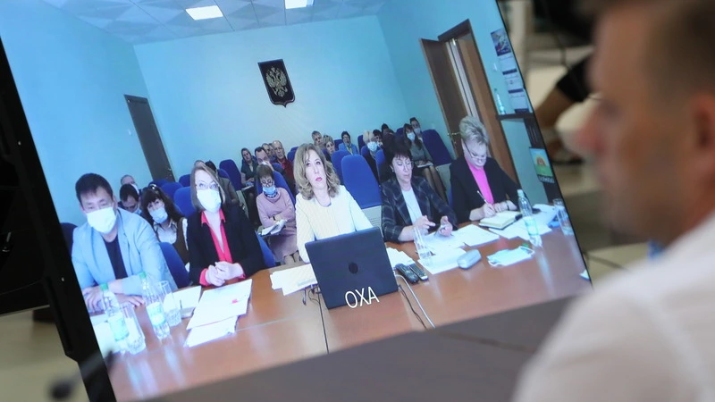 «Добраться можно лишь по отмели»: жители охинского села пожаловались на разрушенный мост