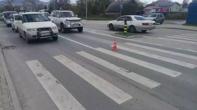 Иномарка сбила ребенка в Южно-Сахалинске и скрылась с места ДТП