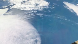 «Холодное, характерное, но очень красивое»: Охотское море сфотографировали с МКС