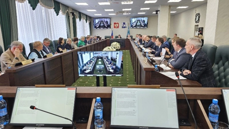 Отчет о расходах на ремонт подъездов и подвалов представили в Сахалинской облдуме