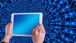 Россиянам хотят вживлять в мозг микрочипы