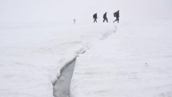 Сахалинцев предупреждают о неустойчивом льде в заливе Мордвинова