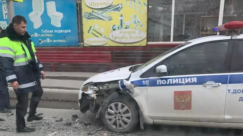 В Южно-Сахалинске полицейские разбили свой автомобиль в ДТП