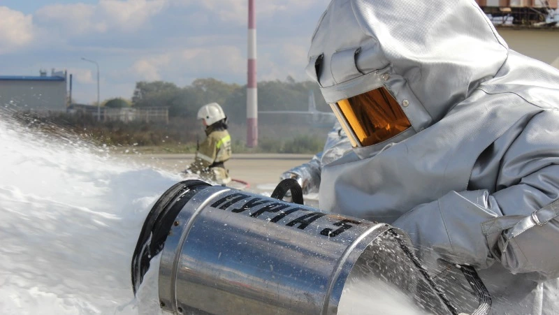 Горящую постройку потушили утром в Александровске-Сахалинском 12 октября