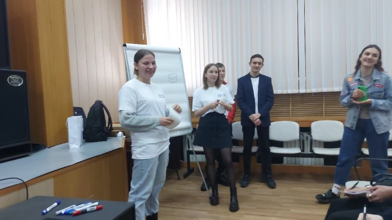 Молодежь Углегорска научилась продвигать свои идеи на образовательном форуме