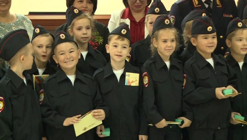В Южно-Сахалинске открыли первый кадетский полицейский класс. В одном строю 22.11.22
