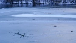 Ребенок провалился под лед и утонул в Приморье