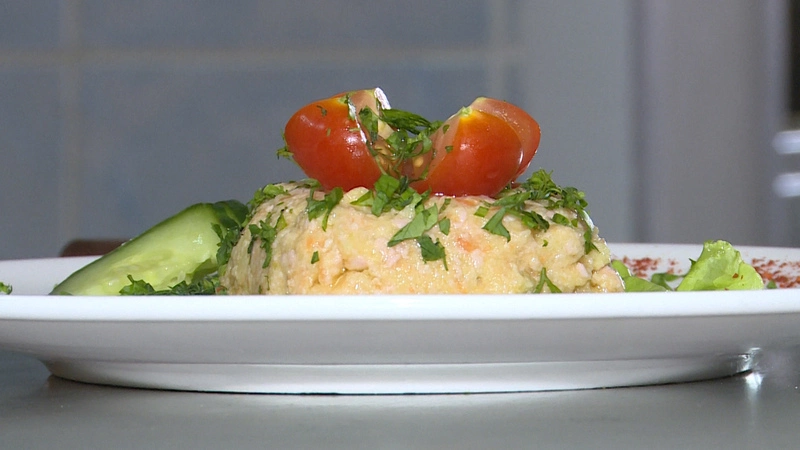 Сахалинские журналисты приготовили привычный оливье необычным способом