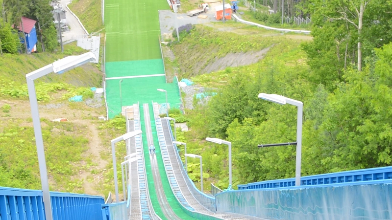 Сахалинские «летающие лыжники» получили для тренировок новый трамплин