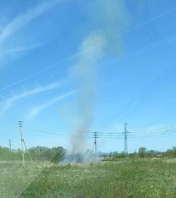 Свет отключали в селе на Сахалине из-за горящей травы