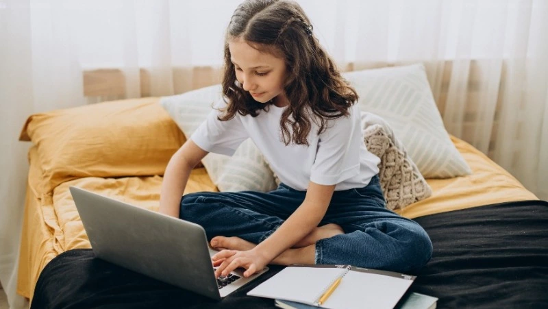 Дистанционное обучение в школах Сахалина продлили до 26 января