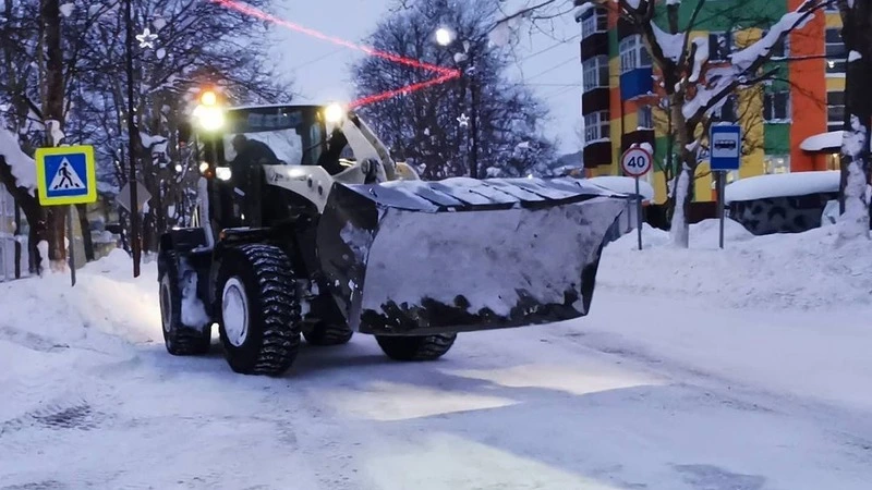 «Снегоапокалипсис» в Углегорске не прекращается