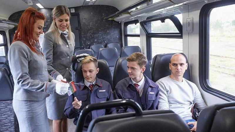 Мэр Южно-Сахалинска обратился с поздравлениями к железнодорожникам 6 августа