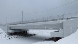 Мост через реку Целебную достроили в Холмском районе